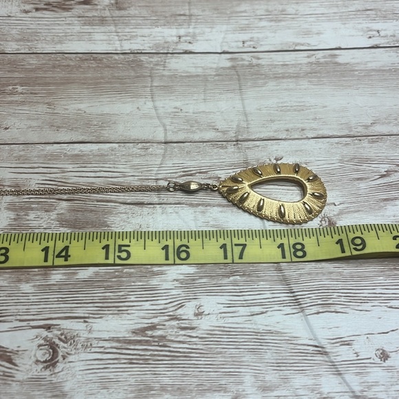 AGT 19” Gold Toned Chain & 2” Yellow Pendant - Picture 5 of 6